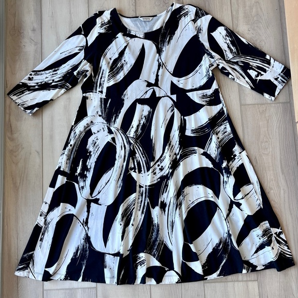 Marimekko Olivia Hulahula Dress - Picture 5 of 12